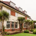 Yardley Manor