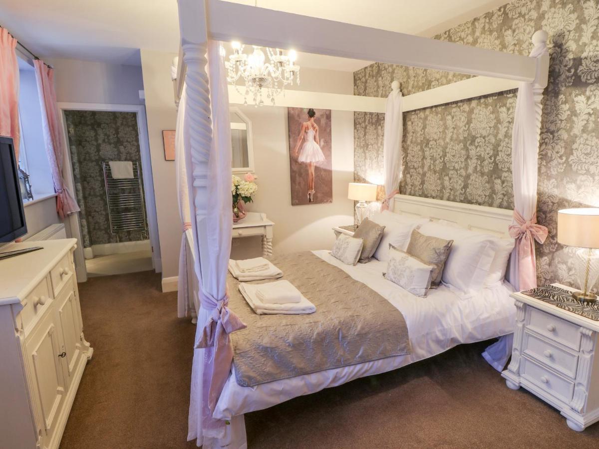 Yardley Manor * Scarborough