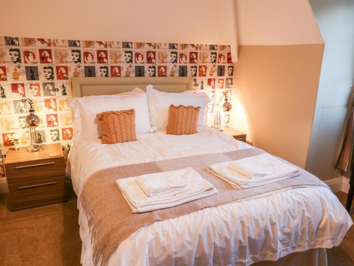 Holiday home Yardley Manor *