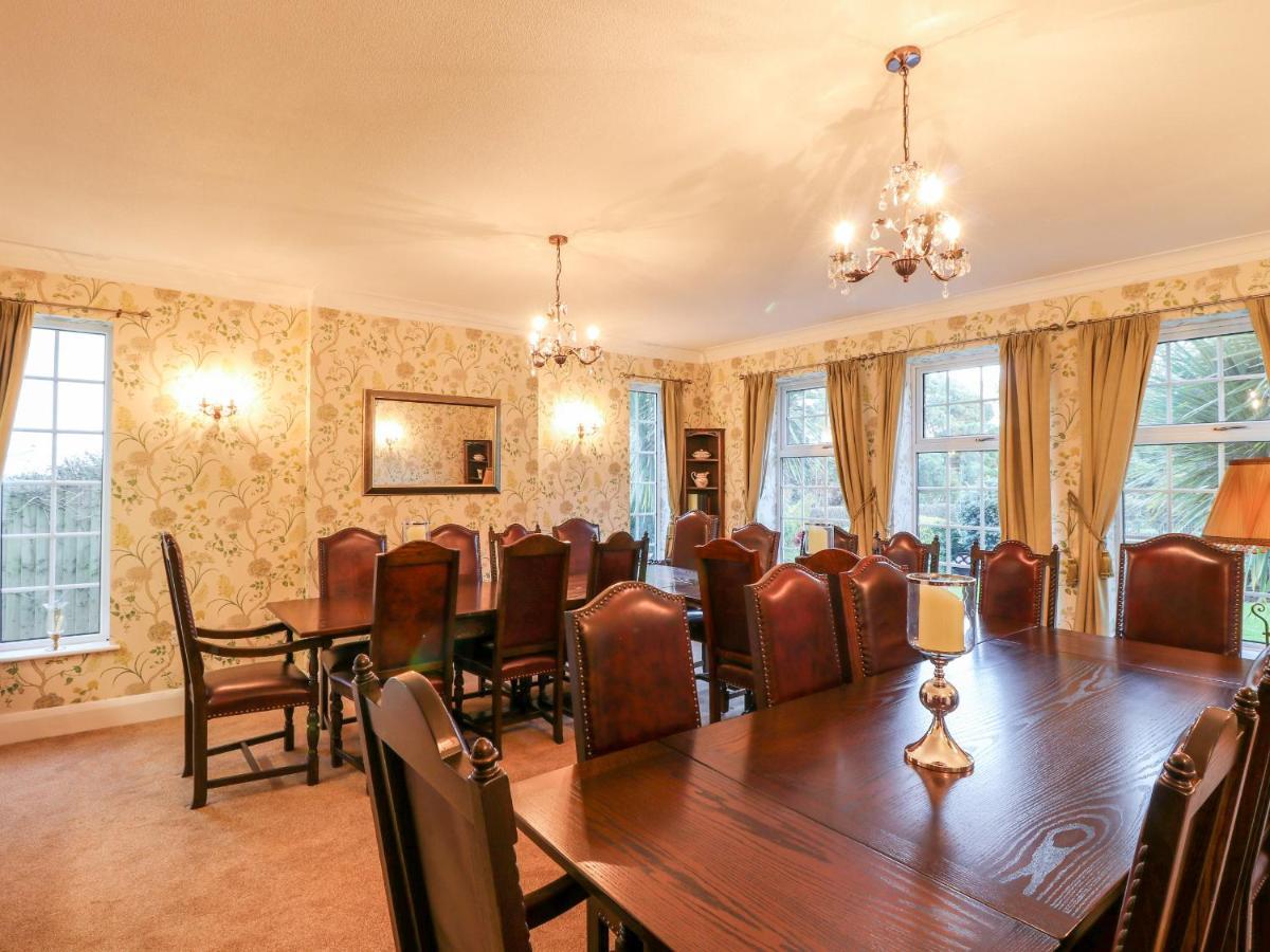 Holiday home Yardley Manor *